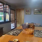 Дом отдыха Vikendica Garfild Sa Bazenom I Saunom *