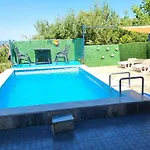 Vakantiehuis Vikendica Garfild Sa Bazenom I Saunom