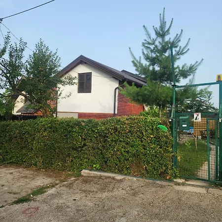 Vikendica Garfild Sa Bazenom I Saunom Banja Luka