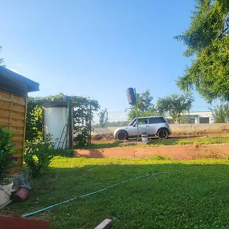 Vakantiehuis Vikendica Garfild Sa Bazenom I Saunom *