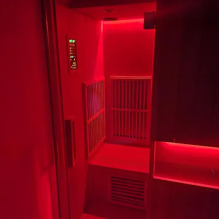 بيت للعطل Vikendica Garfild Sa Bazenom I Saunom