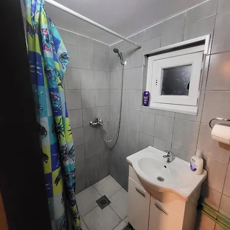 Vikendica Garfild Sa Bazenom I Saunom 巴尼西卢卡