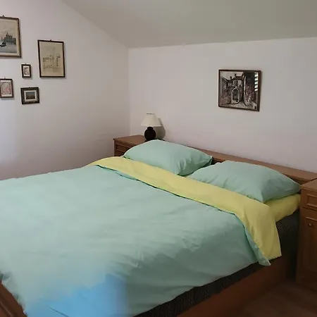 Vikendica Garfild Sa Bazenom I Saunom Casa de Férias Banja Luka