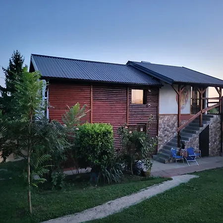 Holiday home Vikendica Garfild Sa Bazenom I Saunom Banja Luka