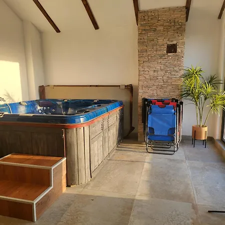 Vikendica Garfild Sa Bazenom I Saunom *