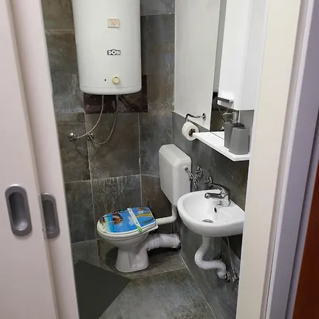 Vikendica Garfild Sa Bazenom I Saunom Tatil Evi