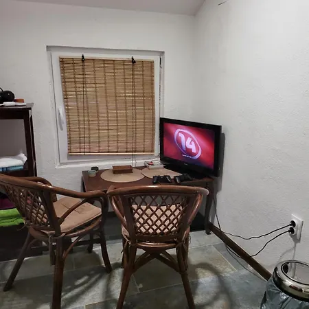 Casa de Férias Vikendica Garfild Sa Bazenom I Saunom