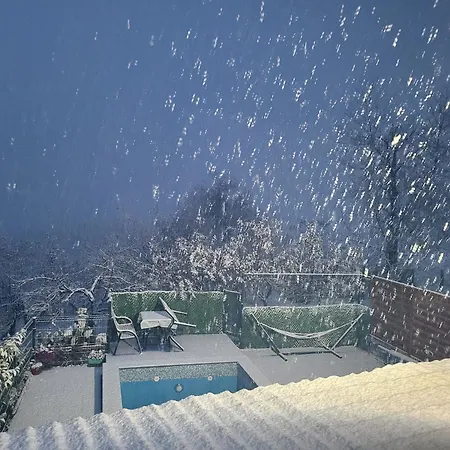 Vikendica Garfild Sa Bazenom I Saunom Casa de Férias *