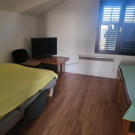 Vakantiehuis Vikendica Garfild Sa Bazenom I Saunom Banja Luka