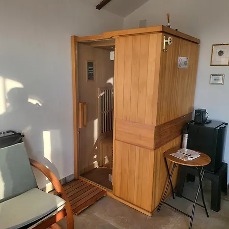 Vikendica Garfild Sa Bazenom I Saunom Casa de Férias