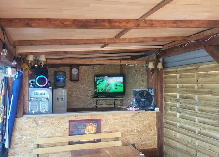 Vikendica Garfild Sa Bazenom I Saunom Holiday home