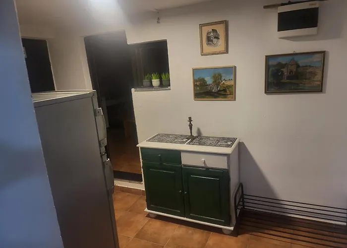 度假居 Vikendica Garfild Sa Bazenom I Saunom *