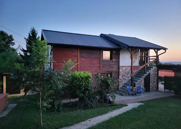 Holiday home Vikendica Garfild Sa Bazenom I Saunom Banja Luka
