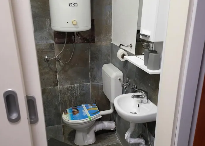 Vikendica Garfild Sa Bazenom I Saunom Holiday home