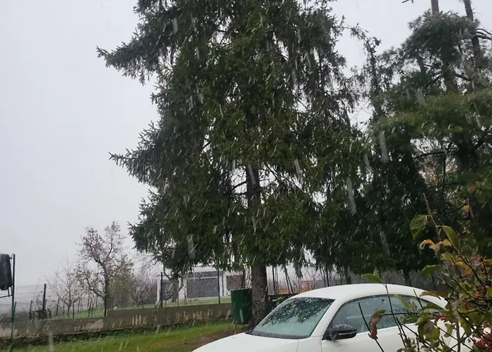 Vikendica Garfild Sa Bazenom I Saunom Holiday home