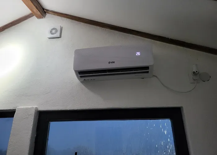 Vikendica Garfild Sa Bazenom I Saunom Banja Luka