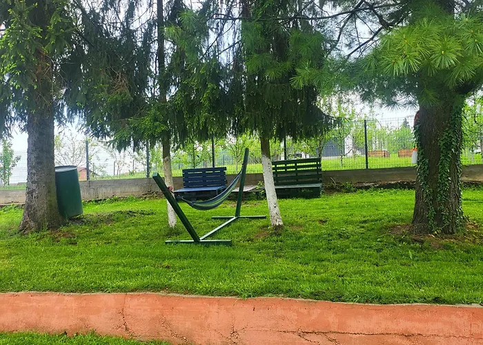 Holiday home Vikendica Garfild Sa Bazenom I Saunom Banja Luka