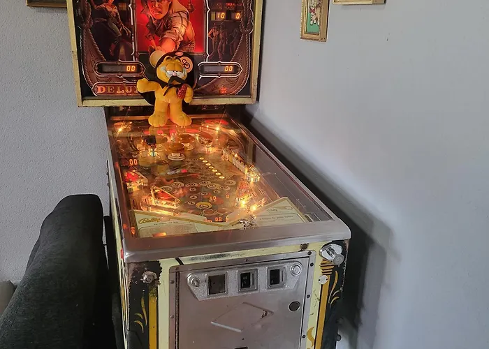 Vikendica Garfild Sa Bazenom I Saunom 度假居 *